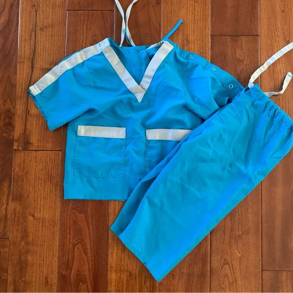 Medline Kids Hospital Scrubs Size xs 4T? Aqua/Grey V-neck Short Sleeve Halloween
